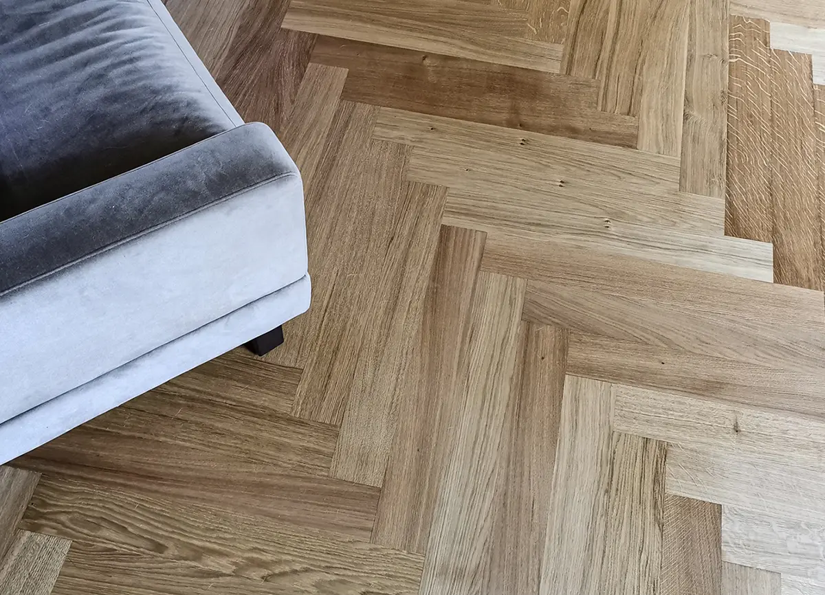 Klassisches Stabparkett aus Eiche von Holzbegabt Klassisches Stabparkett aus Eiche von Holzbegabt Klassisches Eichen-Stabparkett von Holzbegabt mit natürlicher Maserung und zeitloser Ausstrahlung.